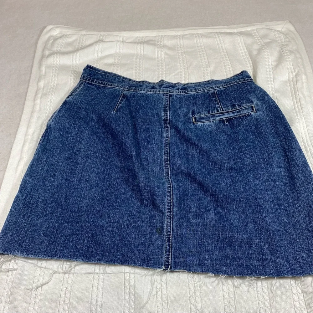 Gloria Vanderbilt Jean Mini Skirt Frayed Hem size 12 Button Down Skirt